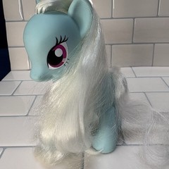 My Little Pony Mixed Lot Of 8 Characters Toys Hasbro Various Colors Sizes Used