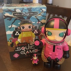 Authentic POP MART MEGA SPACE MOLLY SQUID GAME 400% + 100% – PINK Brand New