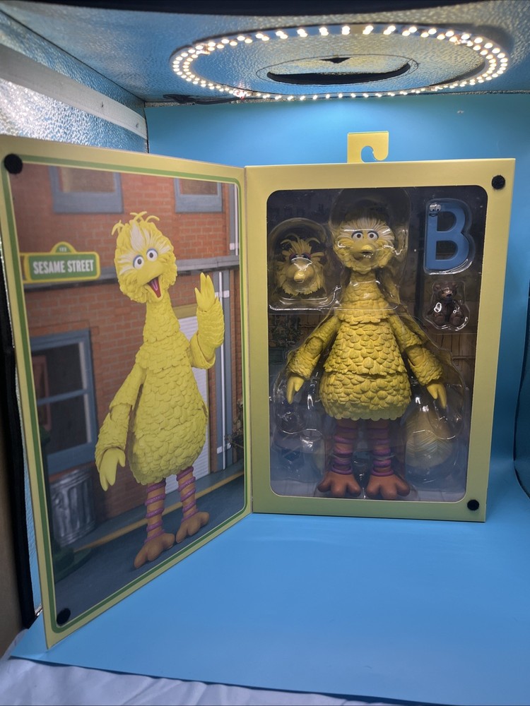 NECA Sesame Street Presents 11″ Big Bird Ultimate Action FIgure Feature Letter B