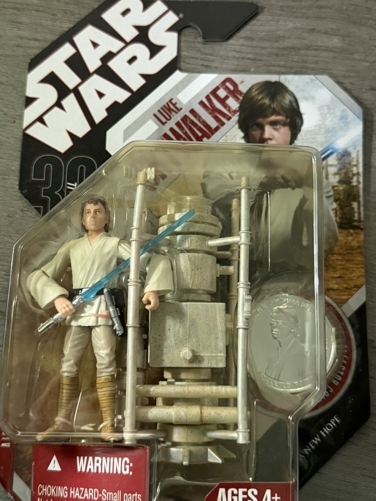 Star Wars 30th Anniversary A New Hope Luke Skywalker Figure Hasbro 2007 #18 New