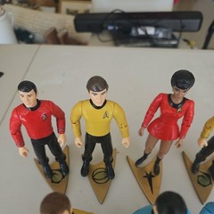 Star Trek Original Series 4.5″ Action Figures – inclucing weapons -Playmates. AB