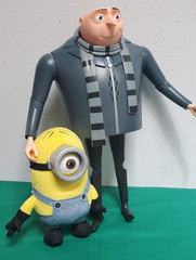 Despicable Me 2 Gru The Talking Genius Working 11″ Action Figure + Minion