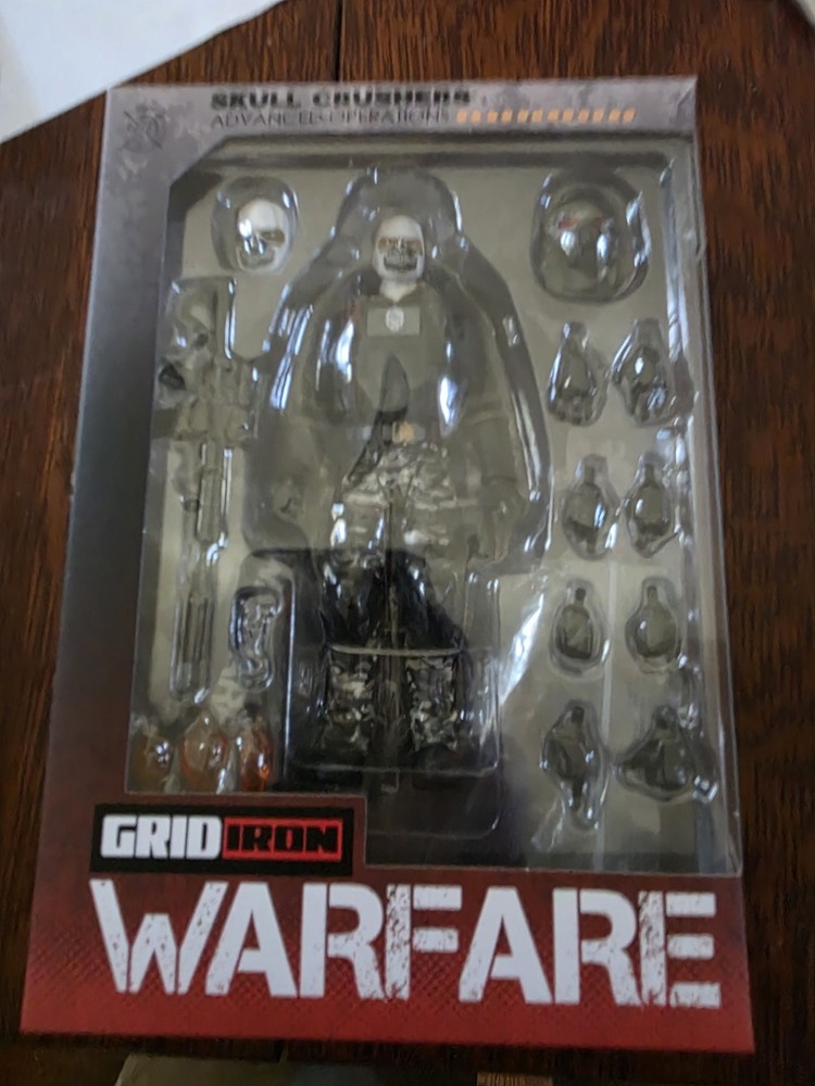 Gridiron Warfare “Skull Crushers” Action Figure – See Description FREE Shipping