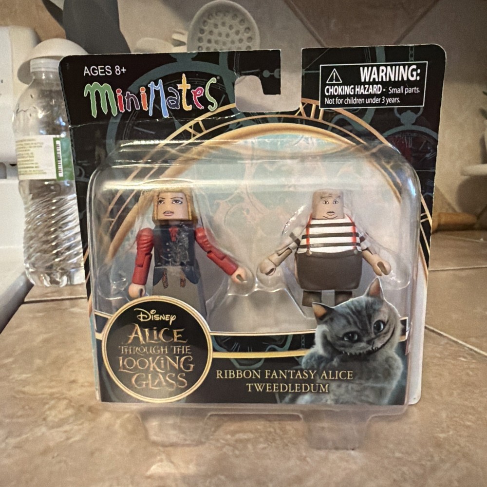 Alice through the Looking Glass Minimates Series 1 Ribbon Alice & Tweedledum