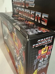*CREASED BOX* Transformers Retro 40th Ann Autobot BLASTER & STEELJAW G1 Reissue