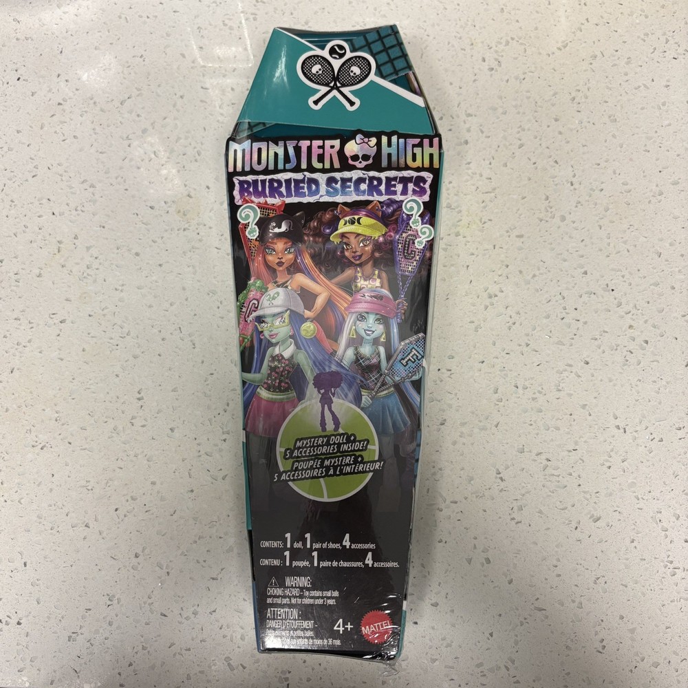 Monster High Buried Secrets MYSTERY – 11″ Doll 1 Pair Of Shoes 4 Accessories NEW