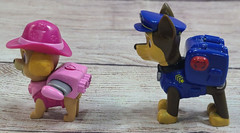 Spin Master Paw Patrol Action Figures Skye Chase Lot of 2 Dogs Pink Blue 2.5″ 3″