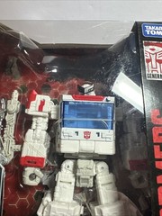 Transformers War For Cybertron Siege Autobot Ratchet Deluxe Class Walgreens