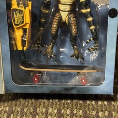 NECA Gremlins Ultimate Stripe 7″ Figure w/ Chainsaw & Skateboard NIB Halloween