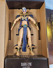 Masters Of The Universe Netflix Revelation Dark-Lyn Action Figure New