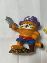 Vintage Garfield In Disguise Halloween Pirate Adventure Odie 1986 Figures Bully