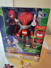 Sonic The Hedgehog 35th Anniversary Giant Metal Knuckles & Chaos 35th Figure