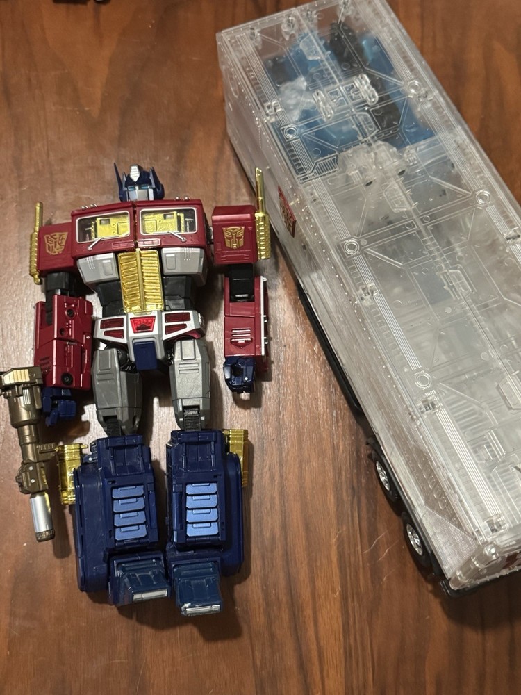 Transformers Platinum Edition Year of the Horse Optimus Prime w/Axe AUTHENTIC