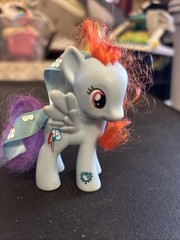 My Little Pony Rainbow Dash Hasbro 2010 Figure Collectable Toy Blue Wings