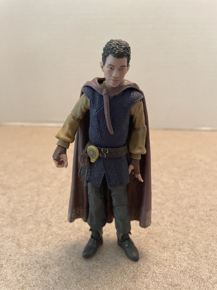 Dungeons & Dragons Honor Among Thieves Golden Archive Simon 6″ Action Figure