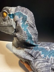 JURASSIC WORLD Baby Blue Dinosaur Animatronic Hand Puppet – Real FX Wow Stuff
