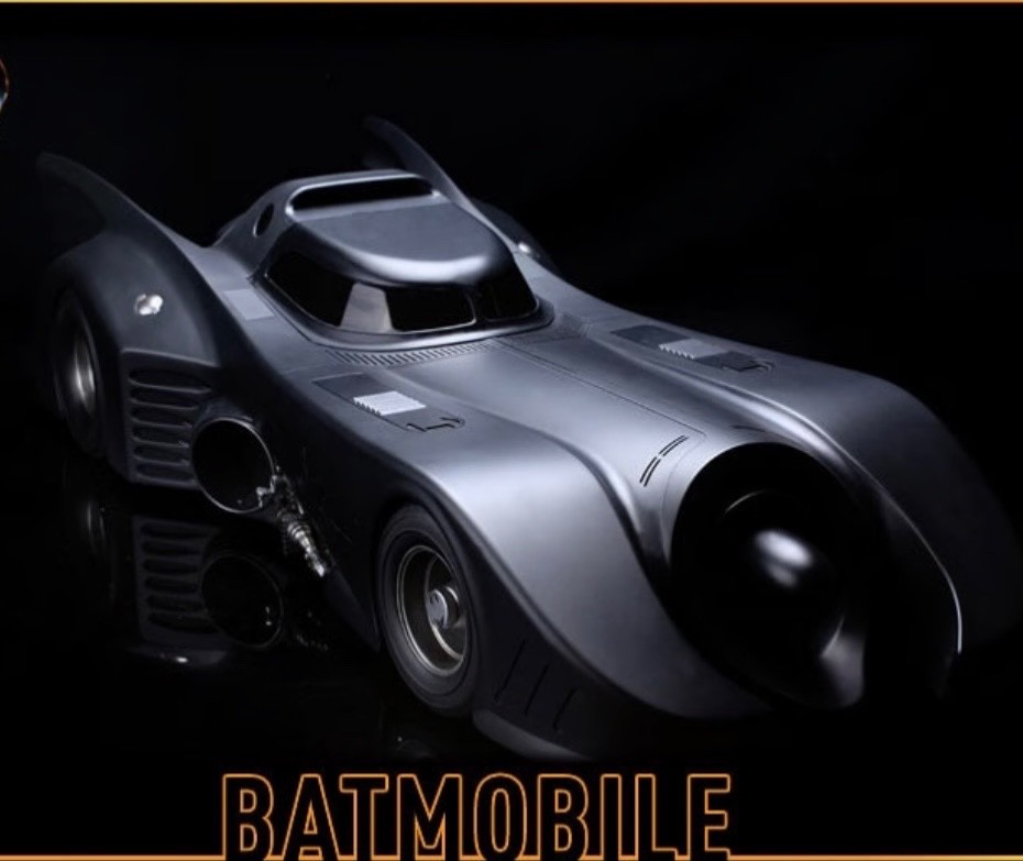 Hot Toys MMS694 Batmobile 1/6 Vehicle (Batman 1989) Free Shipping