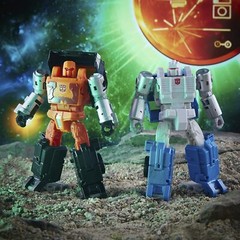 TRANSFORMERS WAR FOR CYBERTRON KINGDOM ROAD RANGER,PUFFER GOLDEN DISK COLLECTION