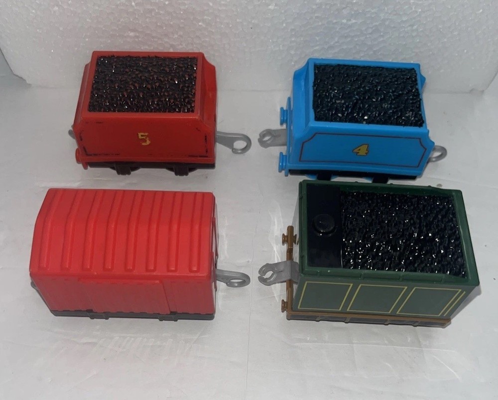 Thomas and Friends Tender Cargo Cars Lot Of 4 Years 2014 & 3 From 2013