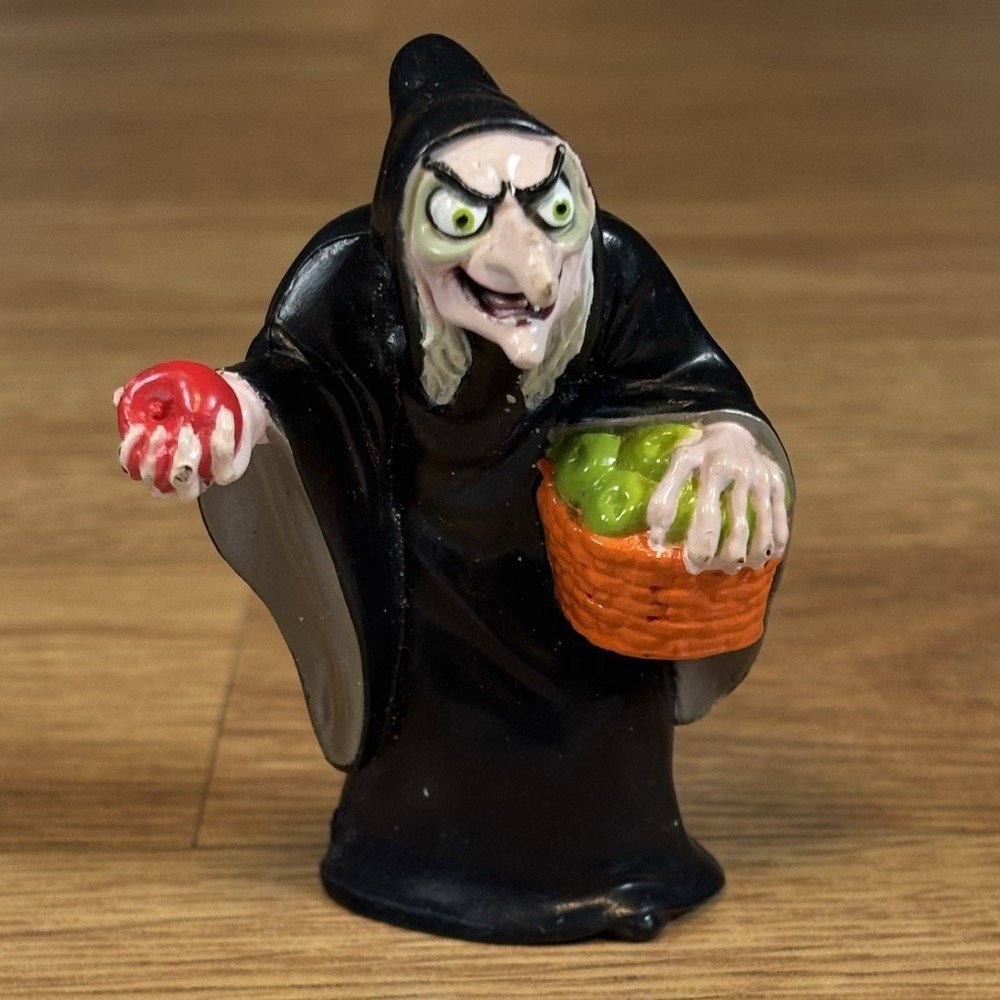 Snow White Evil Witch With Apples 2.5″ Mini Figure PVC Figurine 1993 Disney (B)