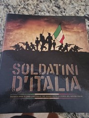 Soldiers Of Italy Lot Of 69 Figures With 2 Binders. Soldatini D’italia