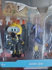Roblox DevSeries SHARK BITE 2: SHARK CAGE Figure Set W/Exclusive Virtual Code