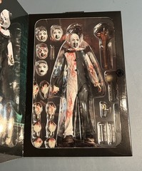 NECA Damien Leone’s TERRIFIER 2 Ultimate Art the Clown Figure BLOOD SPLATTERED