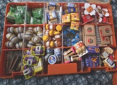 ZURU Mini Brands – Fill the Fridge – 10 piece mystery lot!