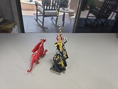 Plastoy Mounted Armored KNIGHT & HORSE & Red Dragon Castle Figure Black Gold