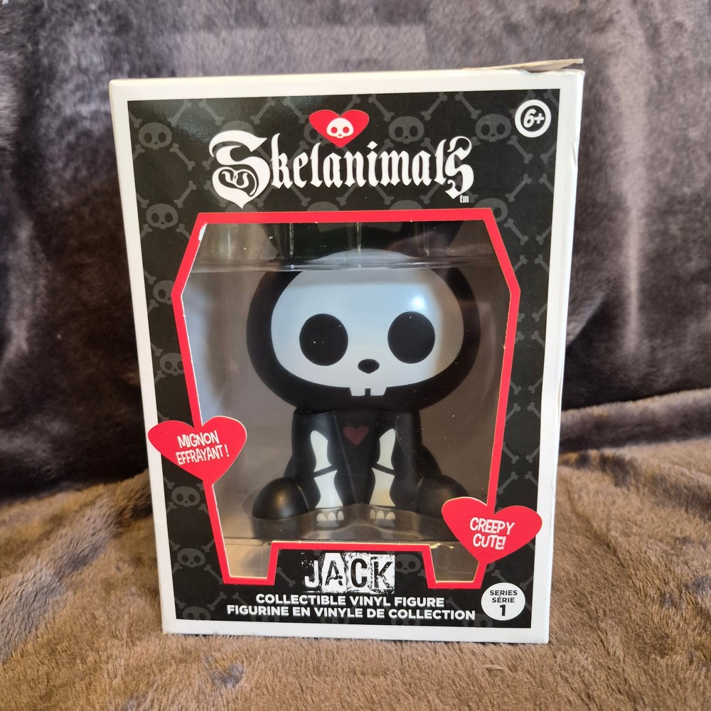 Skelanimals Diego The Bat Series 1 Hasbro Vinyl Figure NEW Box Damage see photos