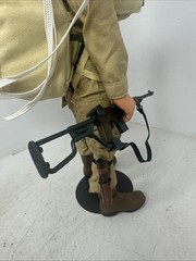 1/6 HASBRO GI JOE WW2 101ST AIRBORNE PARATROOPER D DAY W/ REAL PARACHUTE M1A1