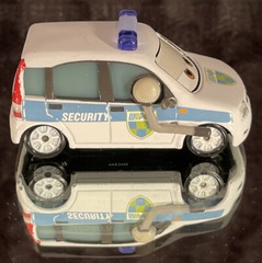 Disney Pixar Cars 2013 WGP Alex Carvill Security SUV WORLD OF CARS Die-cast EUC