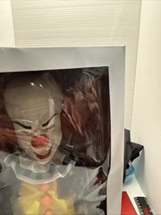 Mezco Toyz IT Talking Pennywise 1990 15 in Figure Brand New Box Damage