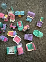 Lot 29 of Squinkies & Accessories Toys