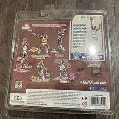 RARE!!! OSCAR ROBERTSON – CINCINNATI ROYALS – 2006 MCFARLANE – NBA LEGENDS
