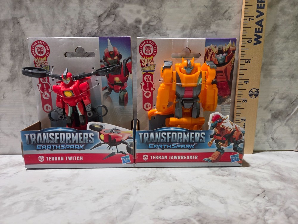 Transformers Earthspark Smash to Change Terran Twitch Terran Jawbreaker