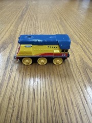 Thomas & Friends Magnetic Pull N Zoom Lot of Trains Engines Cars