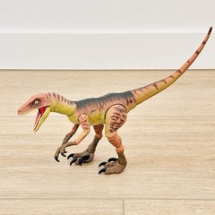 Jurassic World Amber Collection Velociraptor Echo Dinosaur Figure Mattel 12″