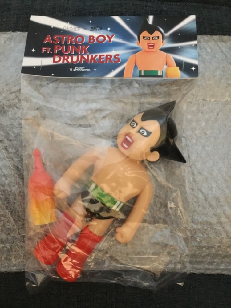 BLAXK X ASTRO BOY FEAT. PUNK DRUNKERS ASTRO BOY AITSU SOFUBI FIGURE