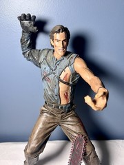 McFarlane Toys 18″ Army of Darkness Ash Evil Dead Action Figure w Chainsaw Talks