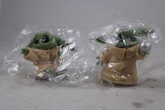 STAR WARS THE BOUNTY COLLECTION GROGU WITH SILVER BALL ACTION FIGURE