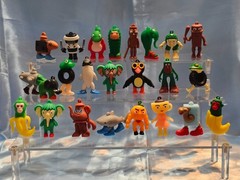 LOT OF 24 TRALALERO TRALALA 24 PIECE TOY SET ACTION FIGURES MINI COLLECTIBLES