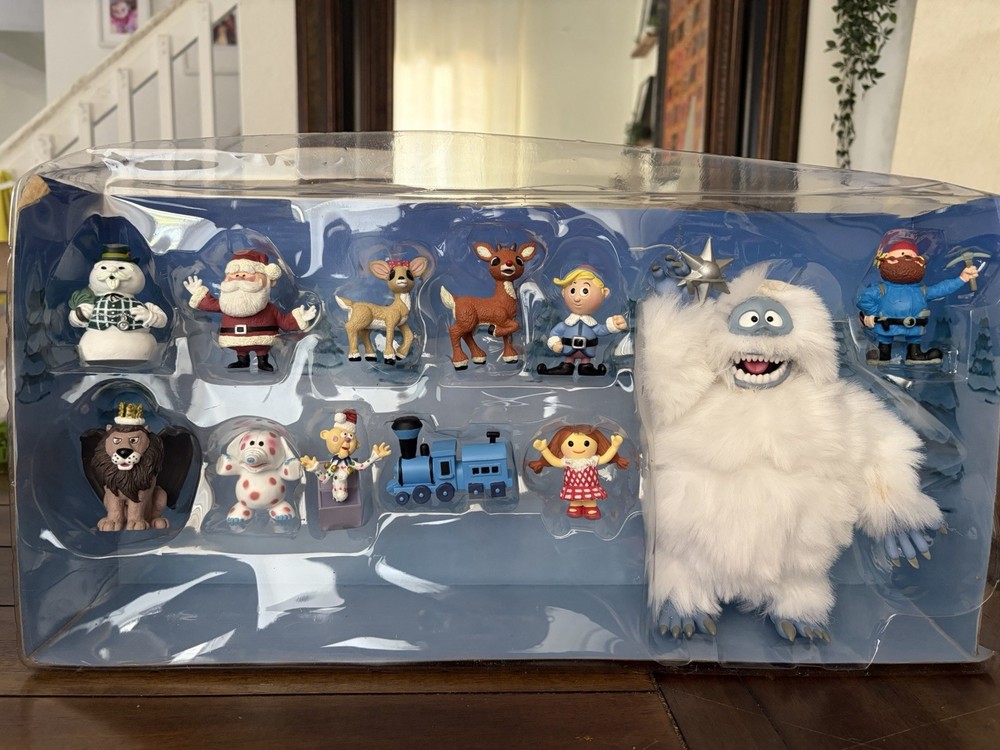 RUDOLPH & The Island of MISFIT TOYS 12 Pc. Figure Collection 2001 Playing Mantis
