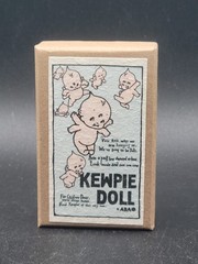 Paws ABAO x Kewpish Love Mini Figurine