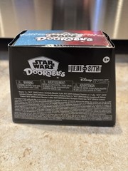Disney Figurine D23 Expo 2024 Star Wars Doorables Jedi vs. Sith Figure – Sealed