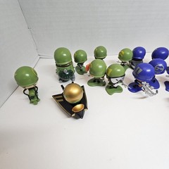 Awesome Little Green Men – LOT OF 18