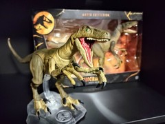 Jurassic World GJD03 Amber Collection Velociraptor Action Figure