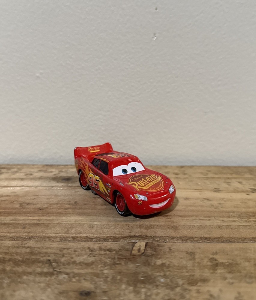 Mattel Disney Pixar Cars 3 Lightning McQueen 2