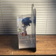 Sonic the Hedgehog 35th Anniversary Sonic 4in Figure w/ Green Emerald In Stock