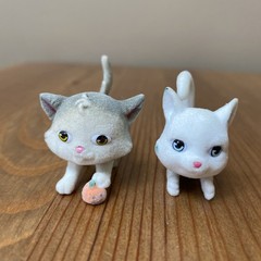 Kitty & Puppy In My Pocket Lot of 8 Vintage Dog & Cat Toy Flocked Figures